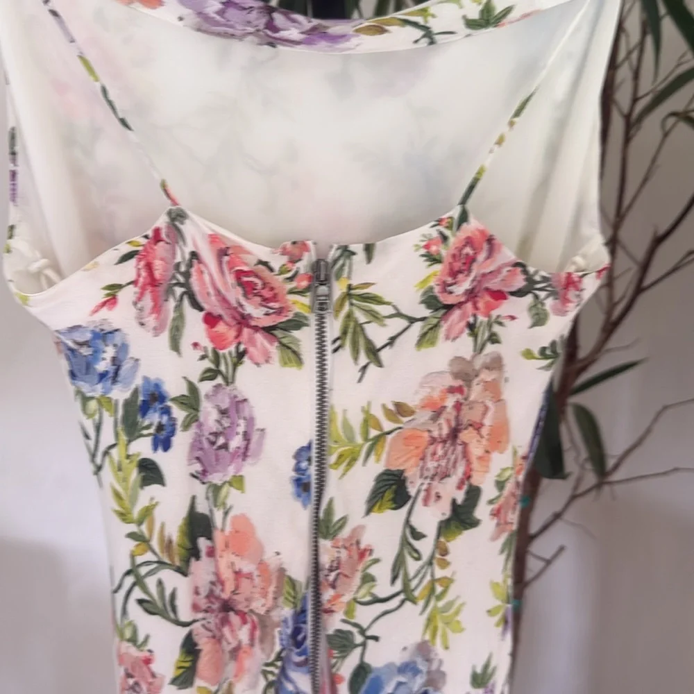 Alice and Olivia
Harmony Floral Maxi Slip Dress size 2 - Picture 8 of 9